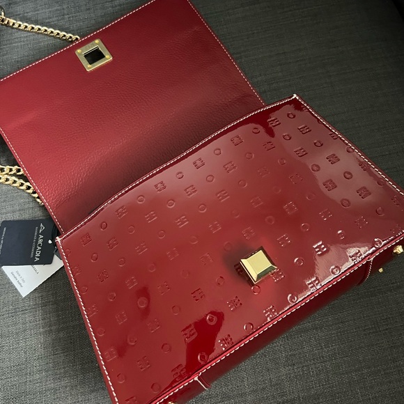 NWT ARCADIA PATENT LEATHER CROSSBODY SHOULDER BAG PURSE - Picture 6 of 11